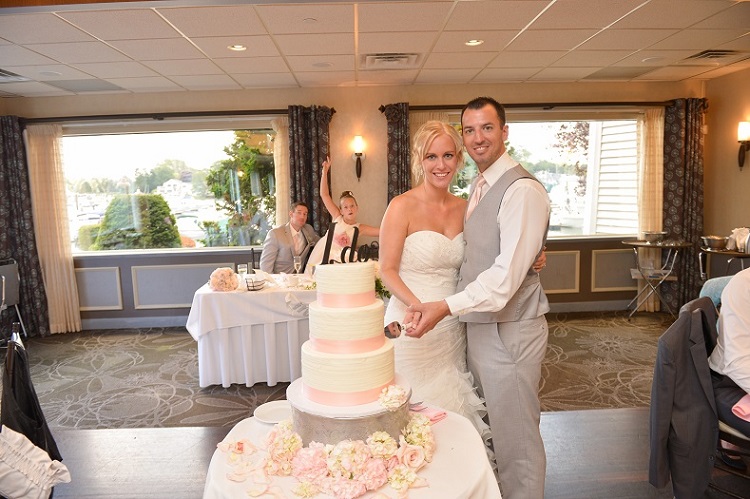 Chris & Sondra Bell Cake Cutting at Wedding